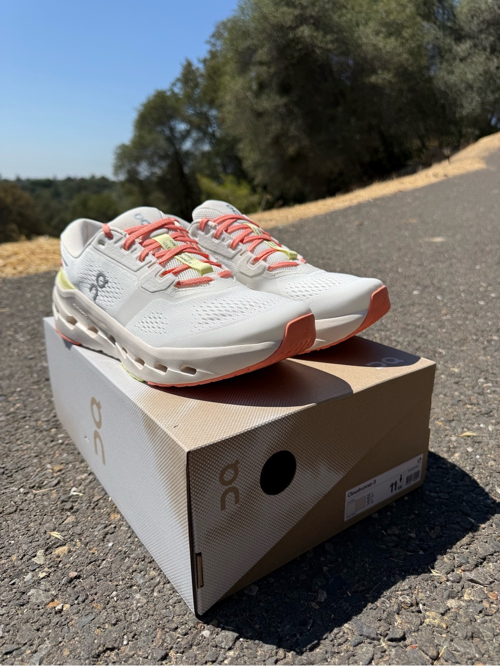 NEW On Cloudrunner 3 Women’s Running Shoes Size 11